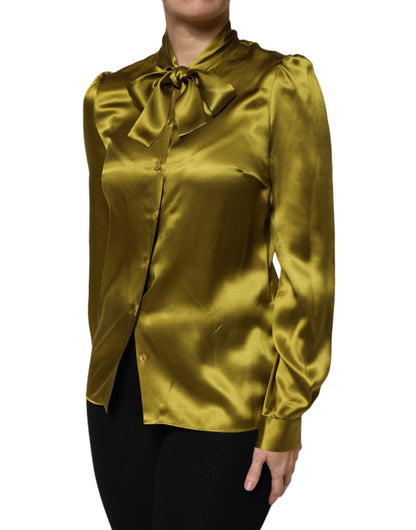 بلوزة دولتشي آند غابانا الخضراء بياقة أسكوت وأكمام طويلة