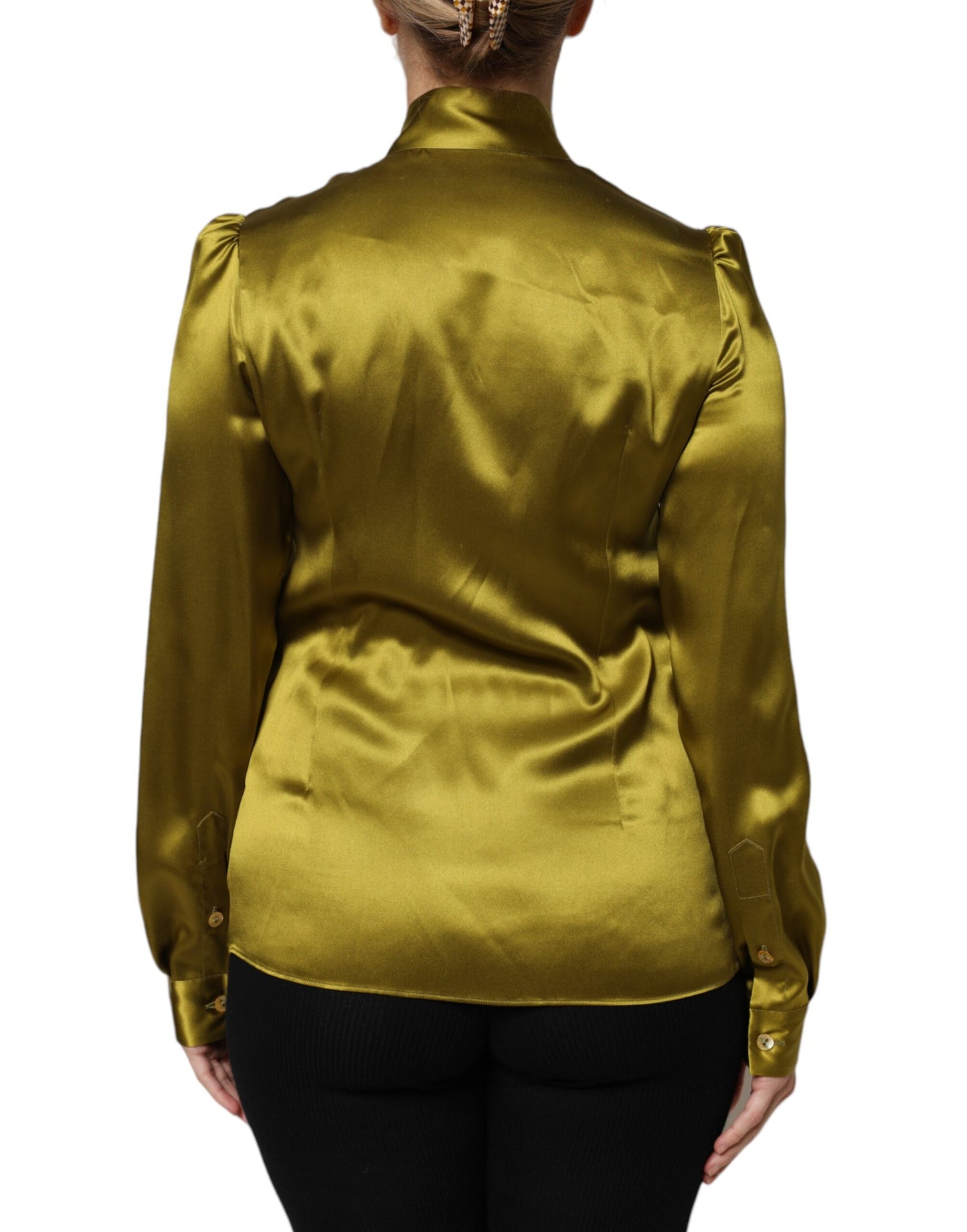 بلوزة دولتشي آند غابانا الخضراء بياقة أسكوت وأكمام طويلة