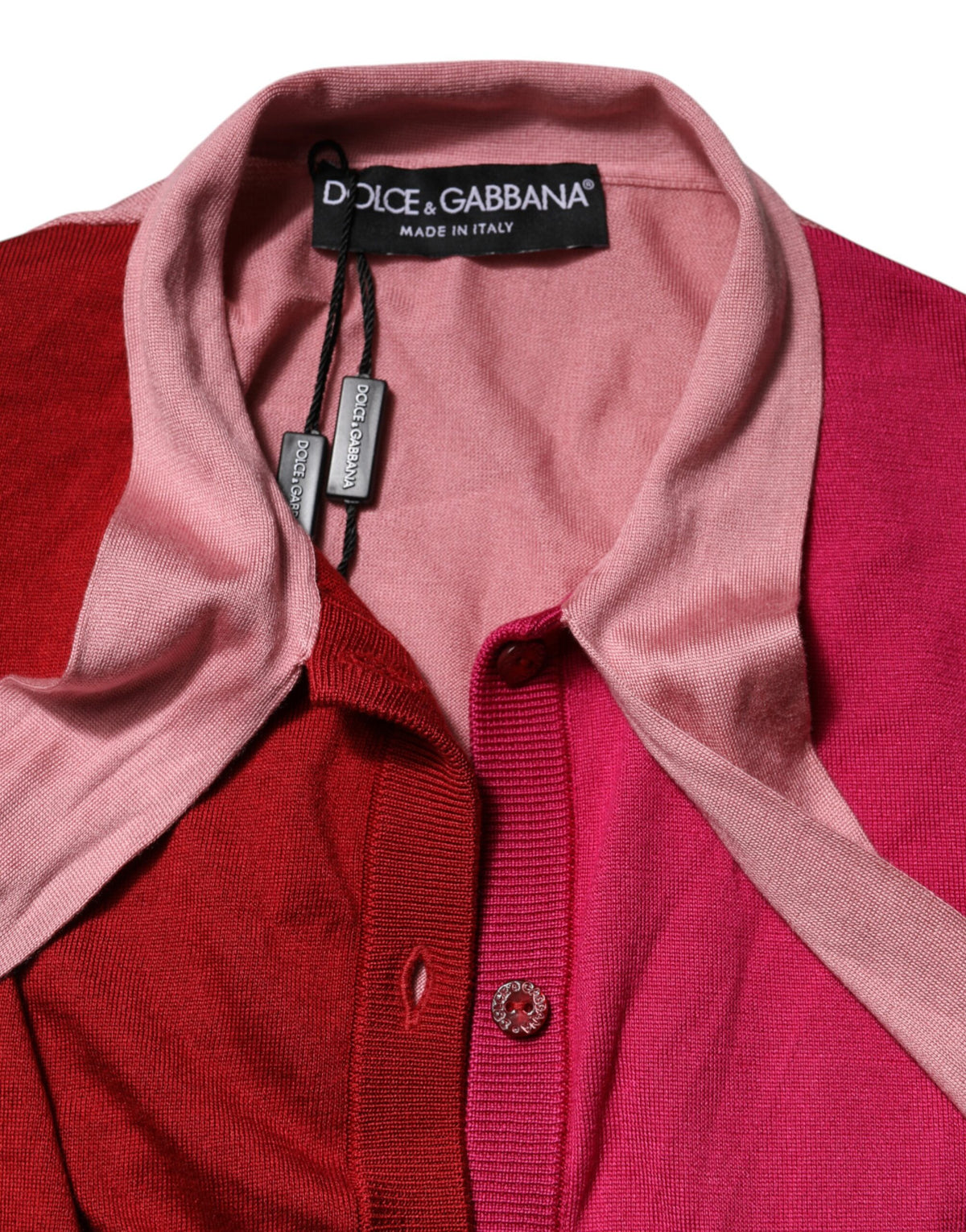 Dolce &amp; Gabbana – Rosafarbenes, kurzärmliges Oberteil mit geknöpftem Ascot-Kragen