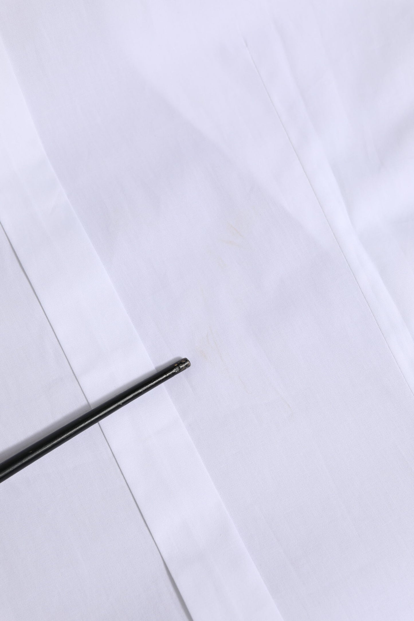 قميص رسمي بأكمام طويلة من القطن الأبيض الذهبي من دولتشي آند غابانا