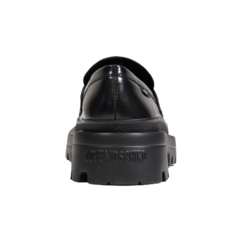 منصة من البولي إيثيلين باللون الأسود من Love Moschino