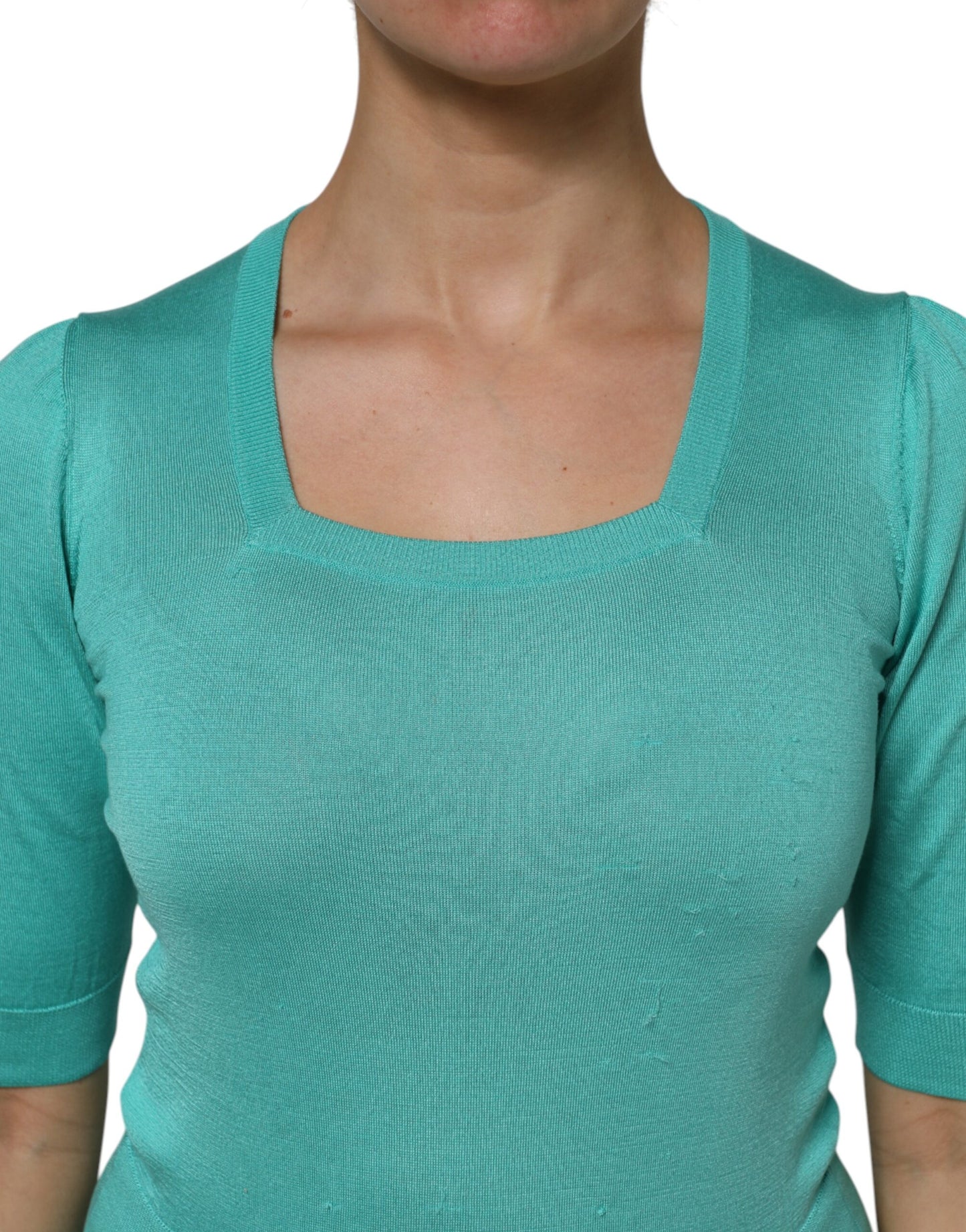 Dolce &amp; Gabbana – Seidenoberteil mit kurzen Ärmeln und quadratischem Ausschnitt in Aquablau