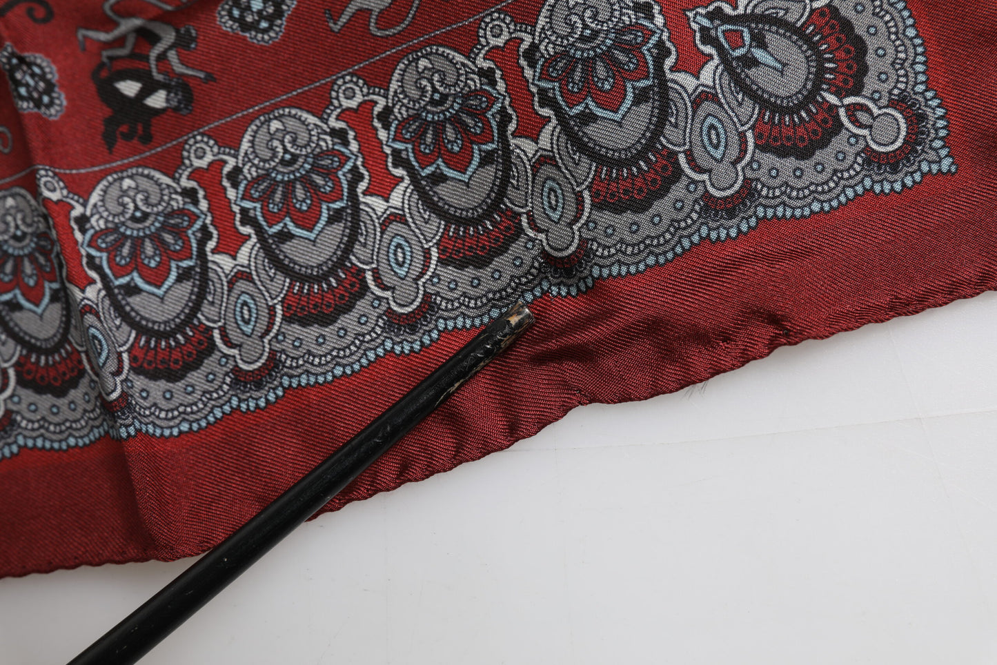 Dolce &amp; Gabbana – Kastanienbrauner quadratischer Foulard aus Seide mit Affen-Print