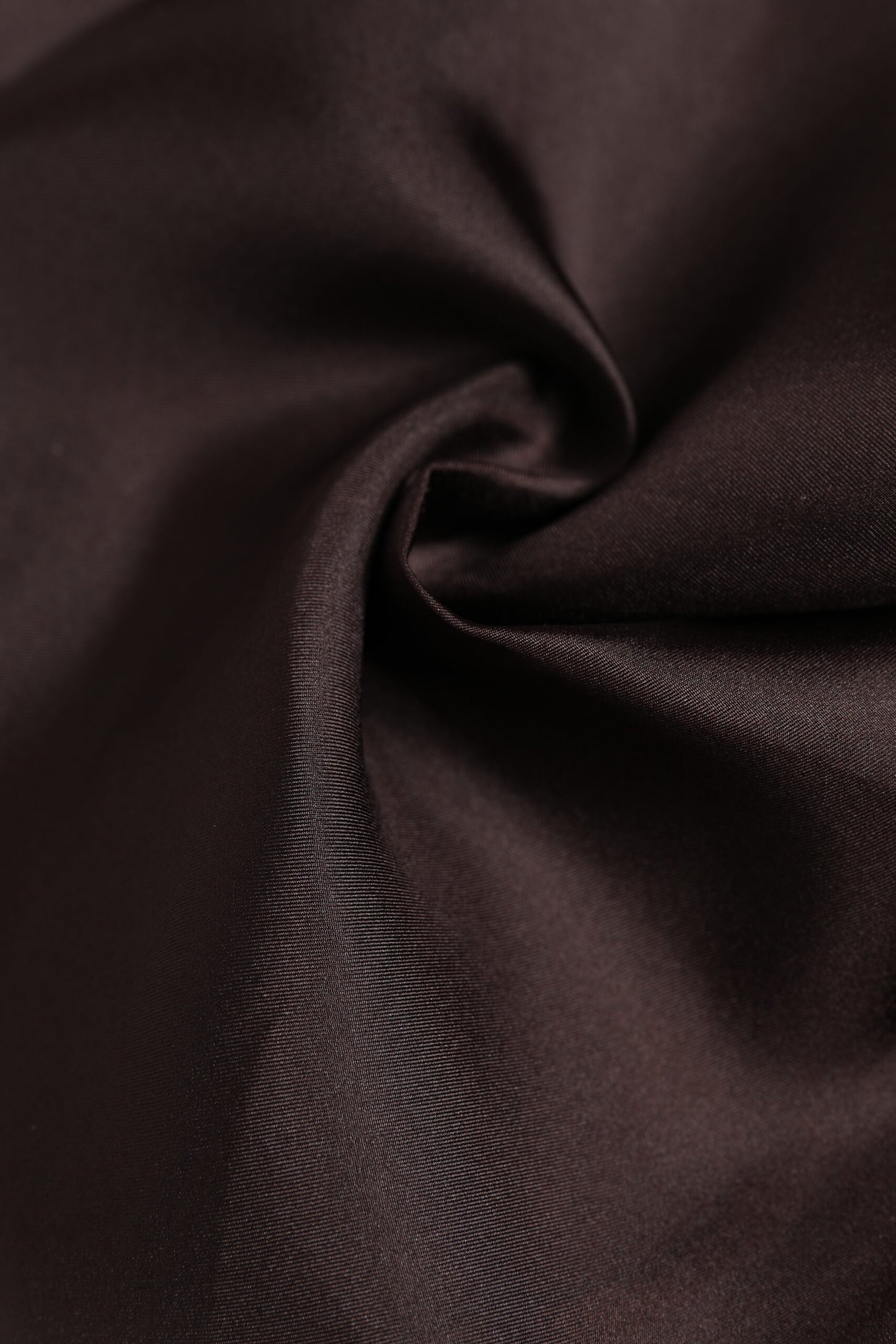 Dolce &amp; Gabbana Brauner quadratischer Foulard aus Seide mit DG Crown-Motiv für Herren