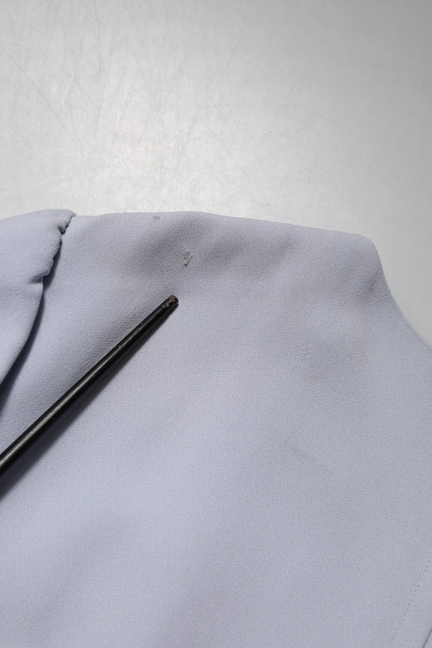 Dolce &amp; Gabbana Graues Viskose-Kurzarm-Etui-Midikleid