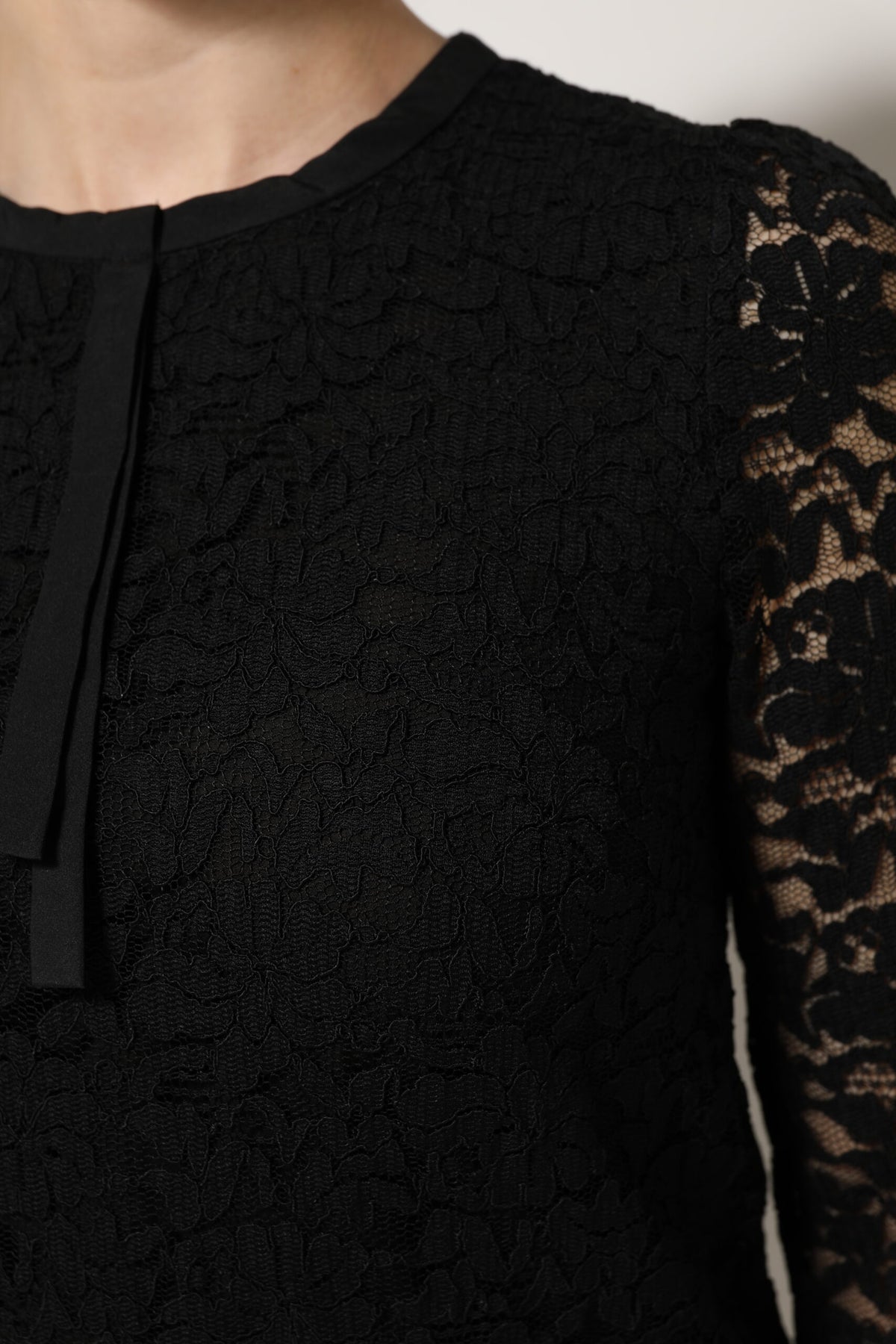 Dolce &amp; Gabbana – Schwarzes Langarm-Blusetop aus Nylonspitze