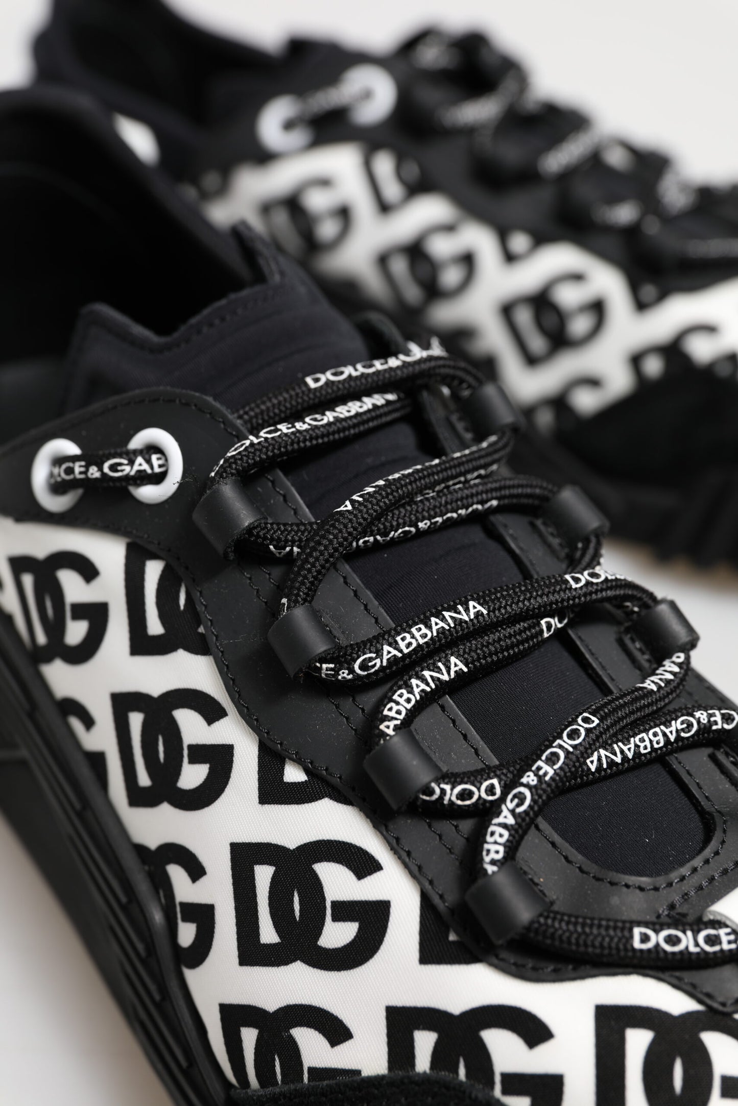 Dolce &amp; Gabbana – Schwarze, niedrige NS1-Sneaker mit Logo und Schnürung