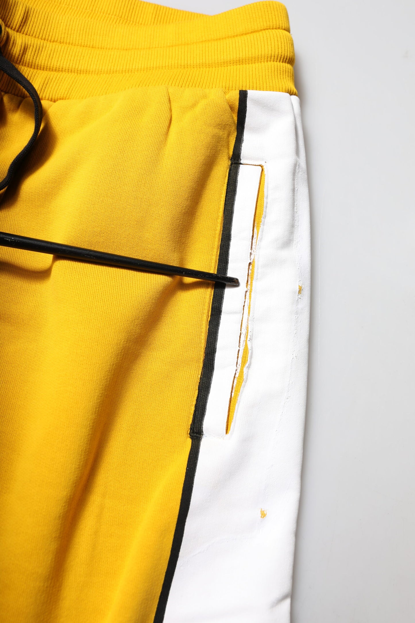 Dolce &amp; Gabbana – Jogginghose mit gelbem Baumwolldruck