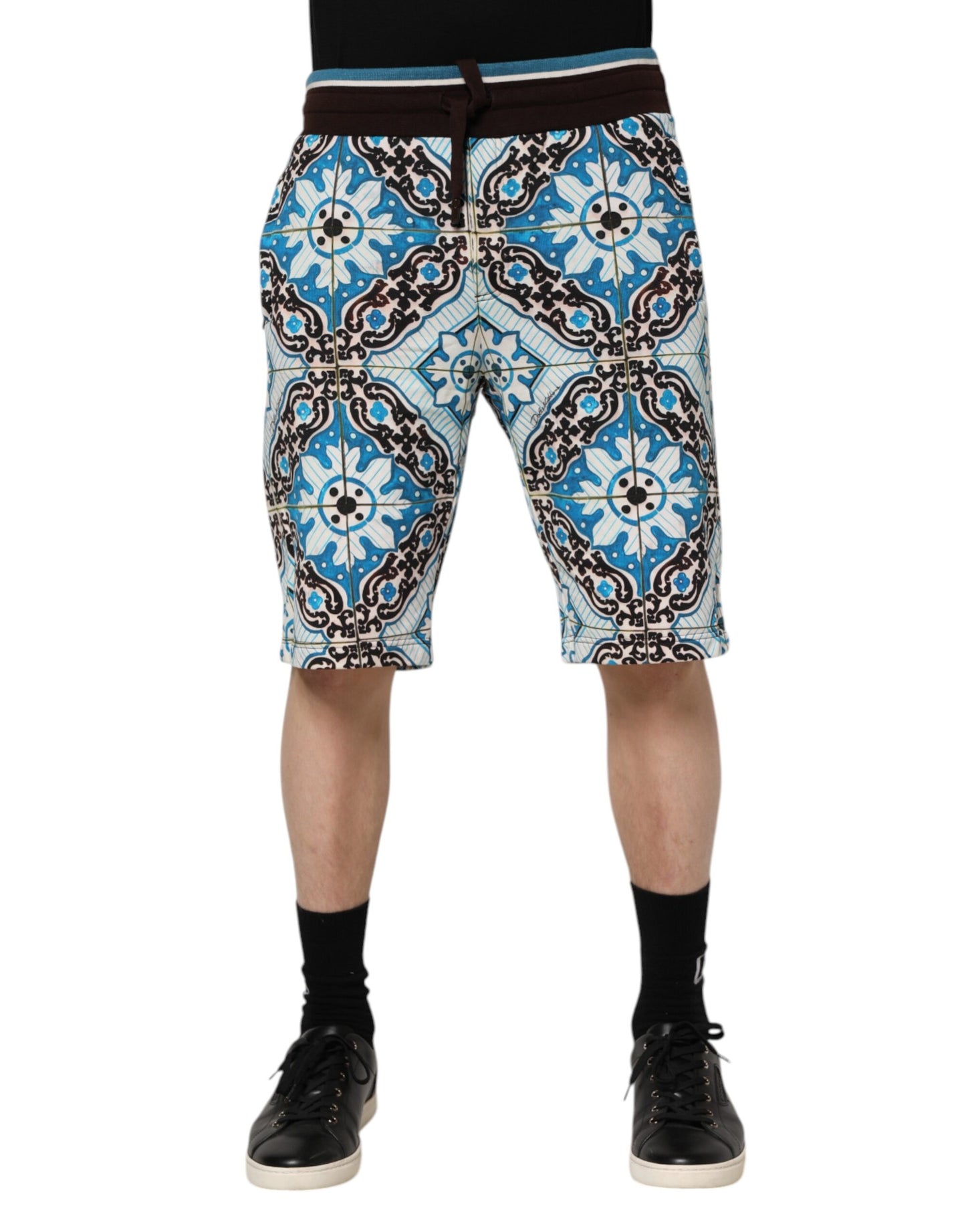 Dolce &amp; Gabbana Mehrfarbige Bermudashorts aus Baumwolle mit Maiolica-Print