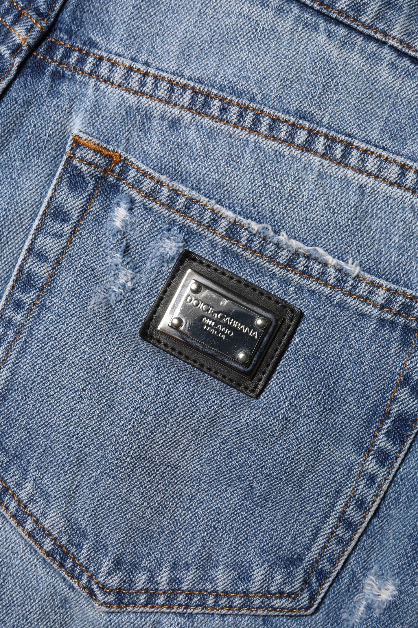 شورت قصير من قماش الدنيم والقطن بشعار دولتشي آند غابانا باللون الأزرق