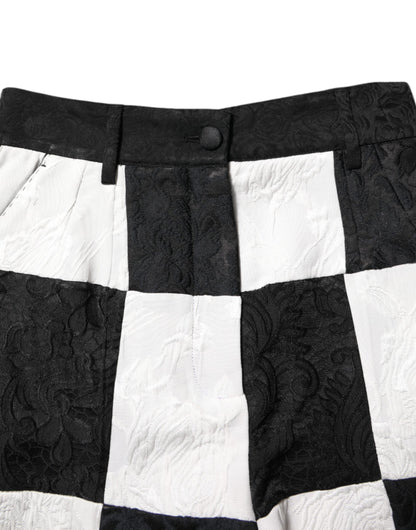 Dolce &amp; Gabbana Hotpants-Shorts aus Brokat mit Blumenmuster in Schwarz und Weiß