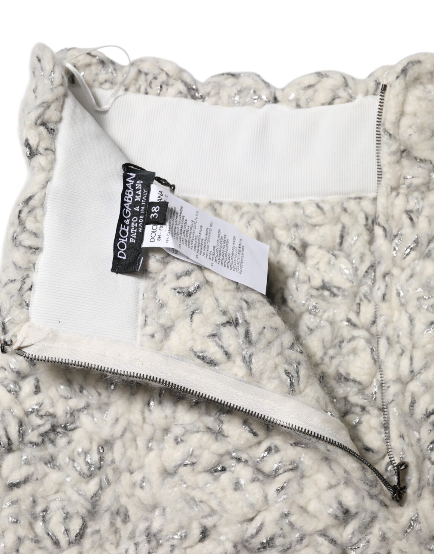 Dolce &amp; Gabbana Metallic-Bouclé-Strickshorts aus Kaschmir mit Rüschen