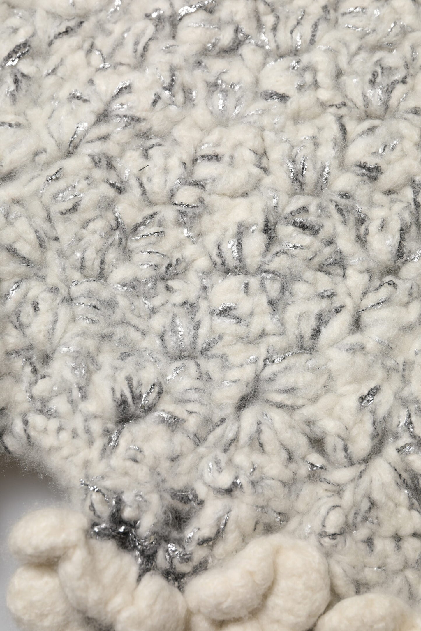 Dolce &amp; Gabbana Metallic-Bouclé-Strickshorts aus Kaschmir mit Rüschen