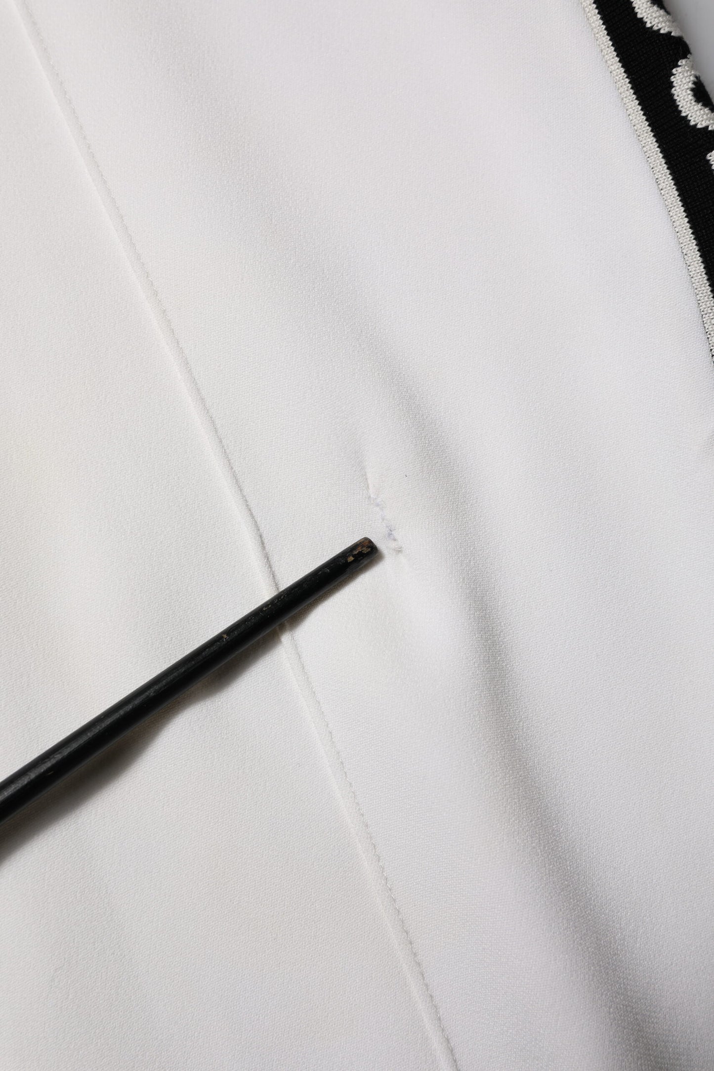 بنطال رياضي من دولتشي آند غابانا، مصنوع من الفيسكوز الأبيض 