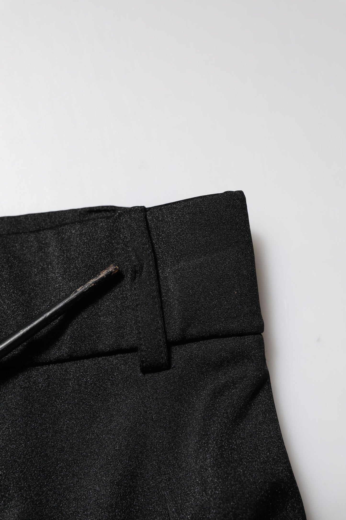 بنطلون ضيق ضيق أسود بخصر عالٍ من دولتشي آند غابانا 