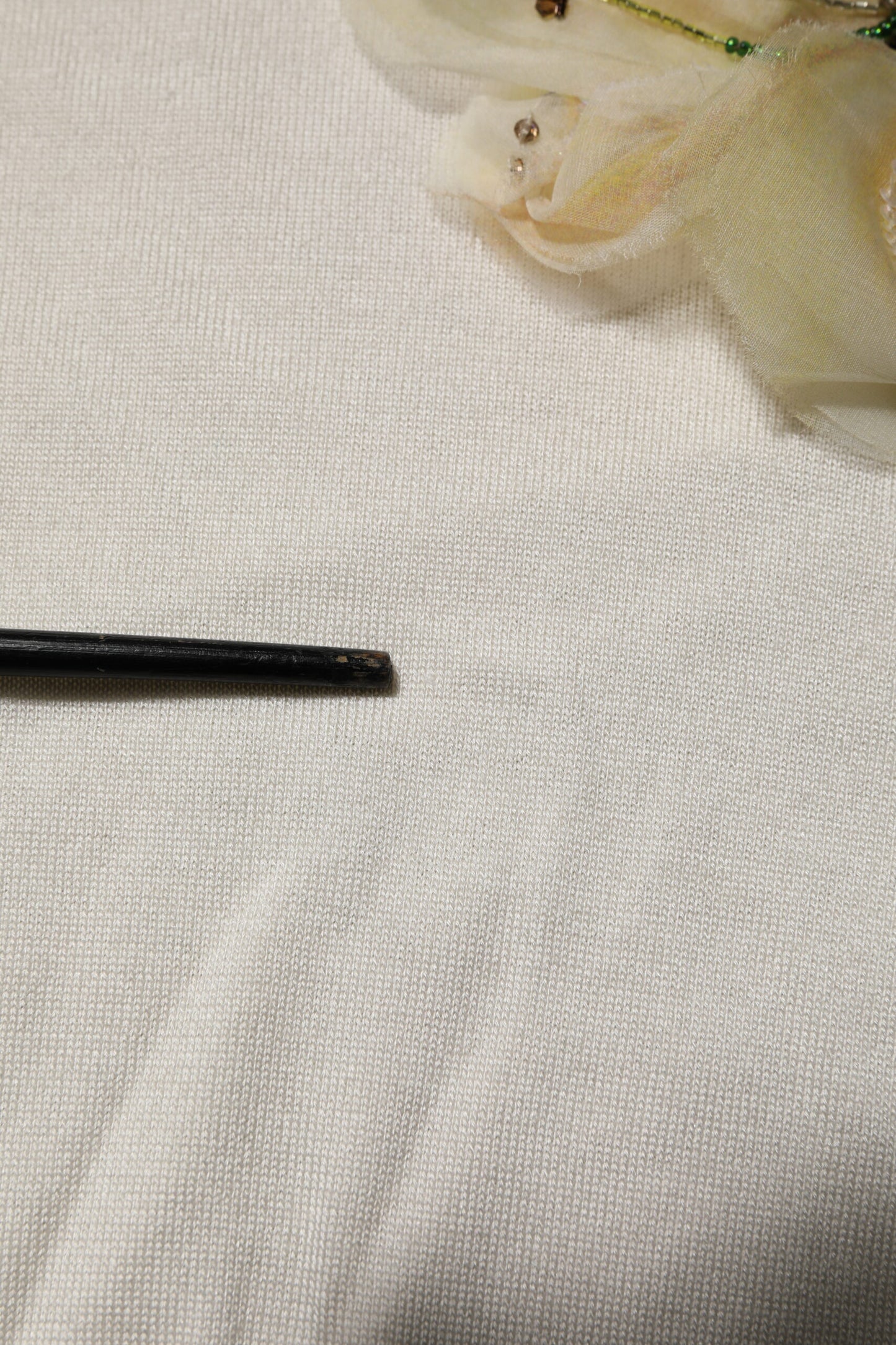 Dolce &amp; Gabbana – Pullover aus weißer Seide mit Lilienverzierung