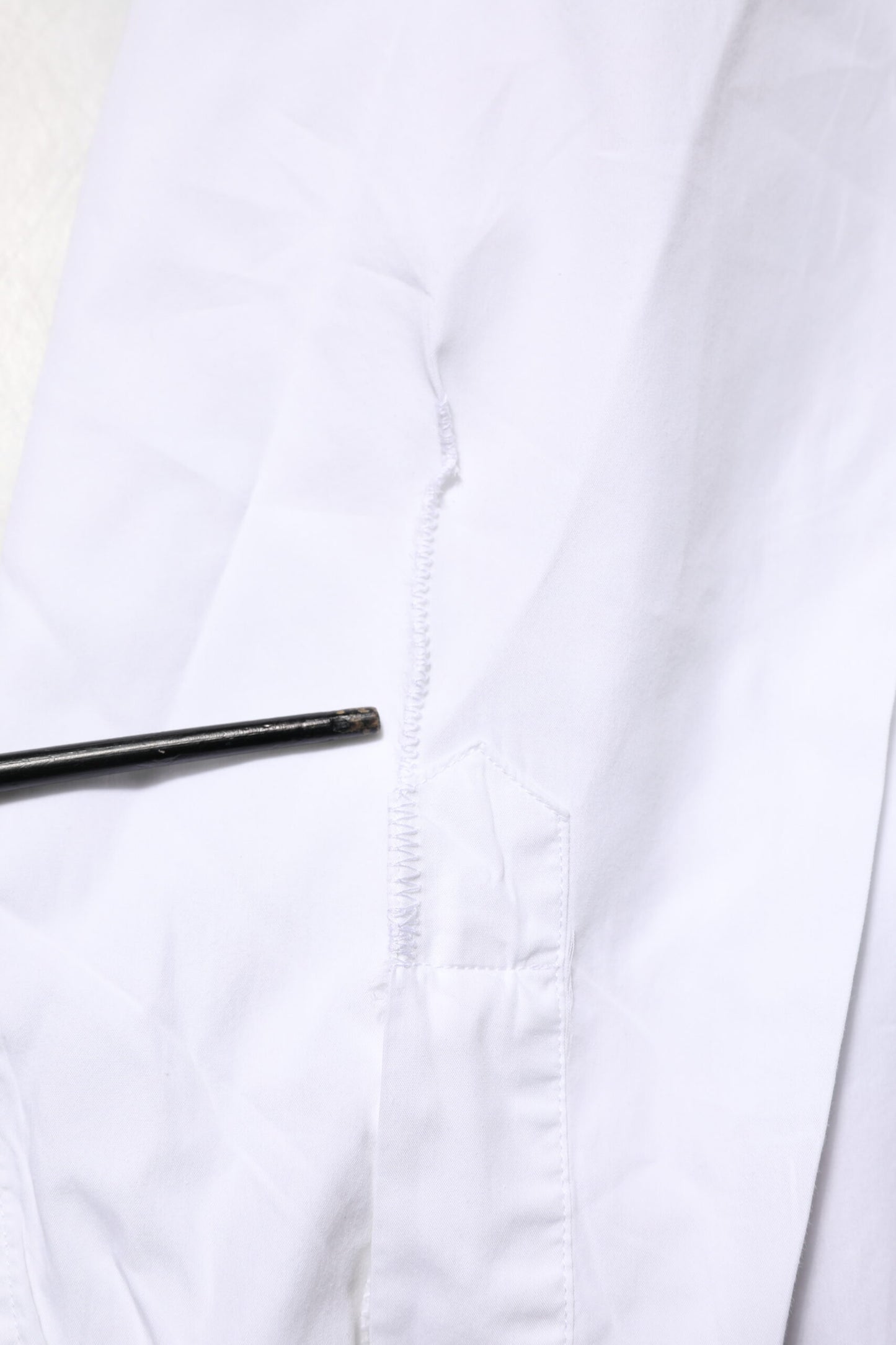 Dolce &amp; Gabbana – Weißes Hemd mit Kragen und Rosenstickerei