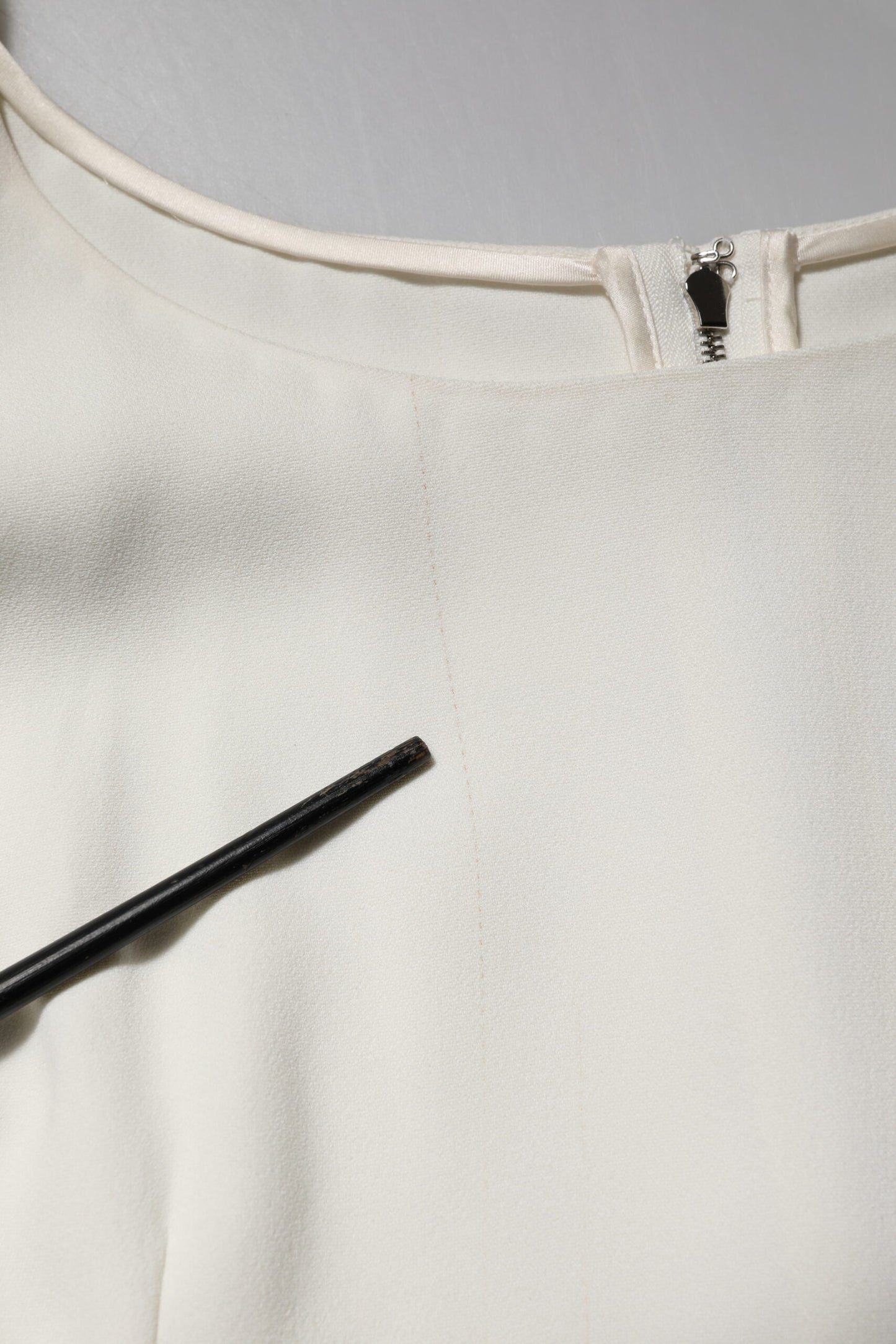 Dolce &amp; Gabbana – Weißes Blusenoberteil mit Rundhalsausschnitt und kurzen Ärmeln