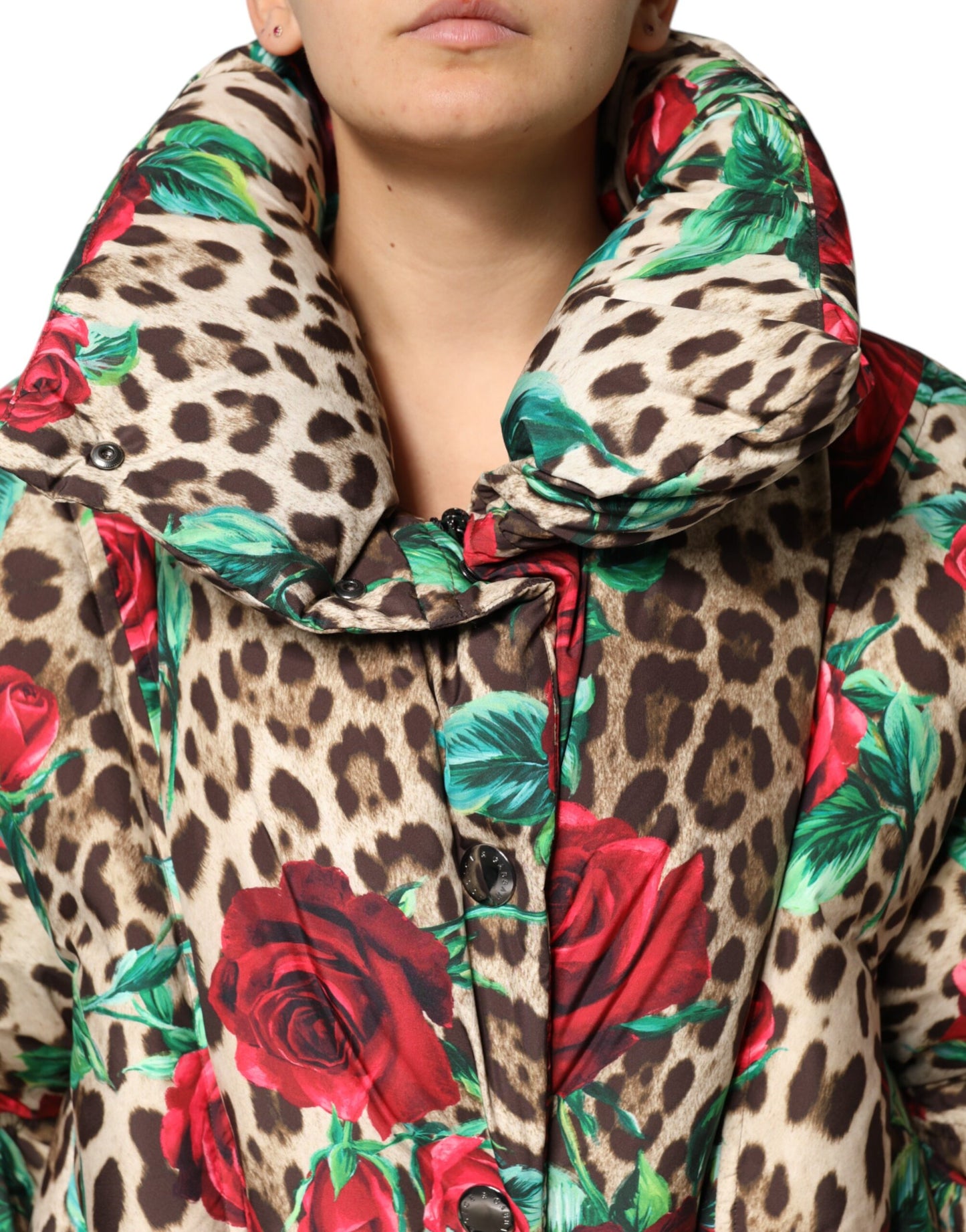 Dolce &amp; Gabbana – Steppjacke mit Leopardenmuster und Rosenmuster in mehreren Farben