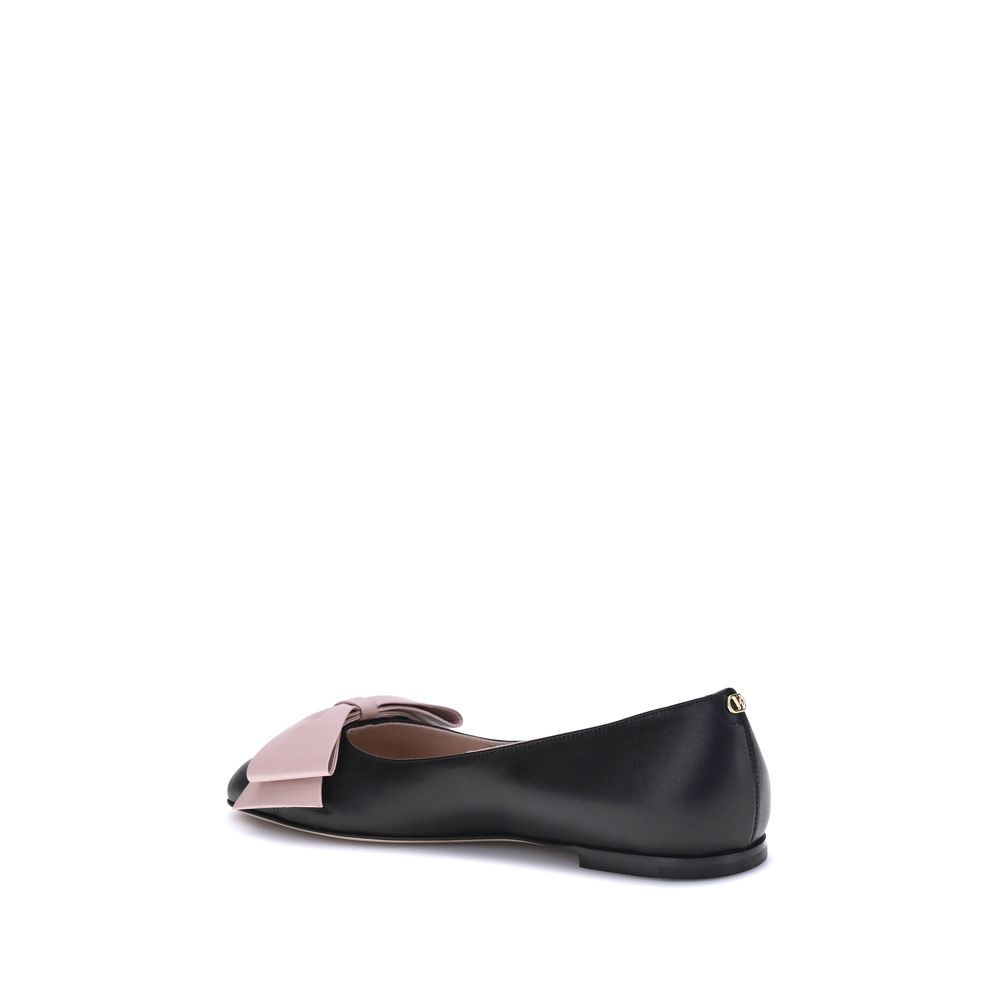 Valentino Garavani Ballerinas aus schwarzem Kalbsleder, Modell Bos Taurus