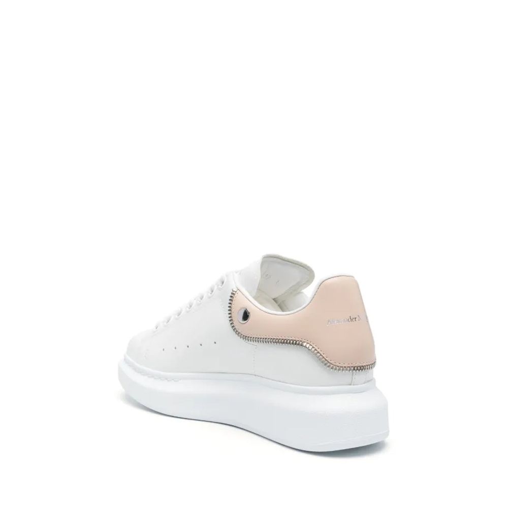 Alexander McQueen Sneaker aus weißem Kalbsleder mit dicker Sohle