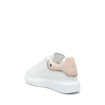 Alexander McQueen Sneaker aus weißem Kalbsleder mit dicker Sohle