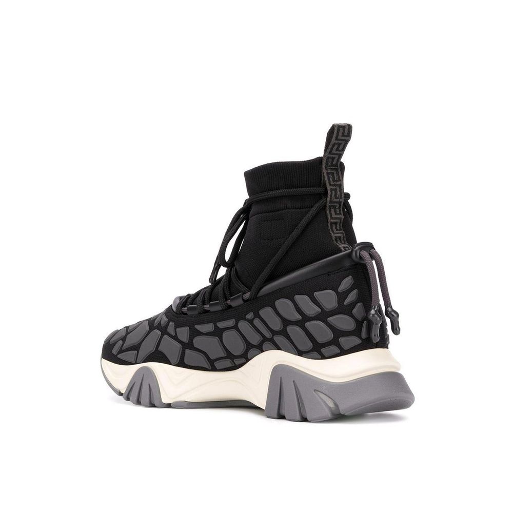 Versace – Sportliche Sneaker aus schwarzem Stoff