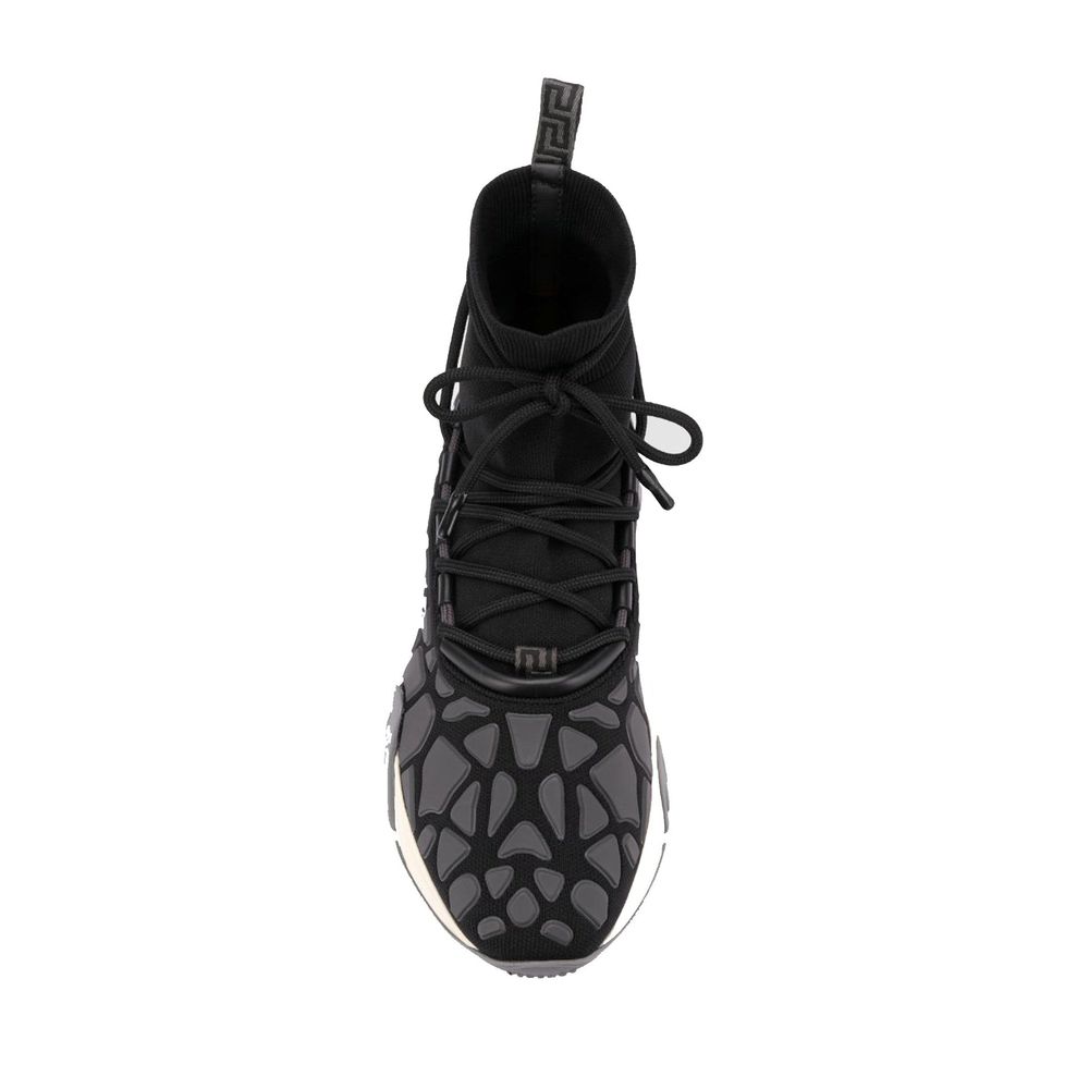 Versace – Sportliche Sneaker aus schwarzem Stoff