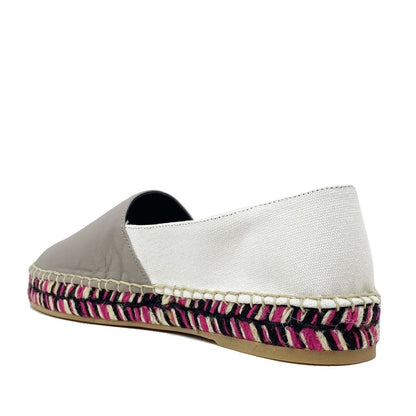Espadrilles aus cremefarbenem Leder