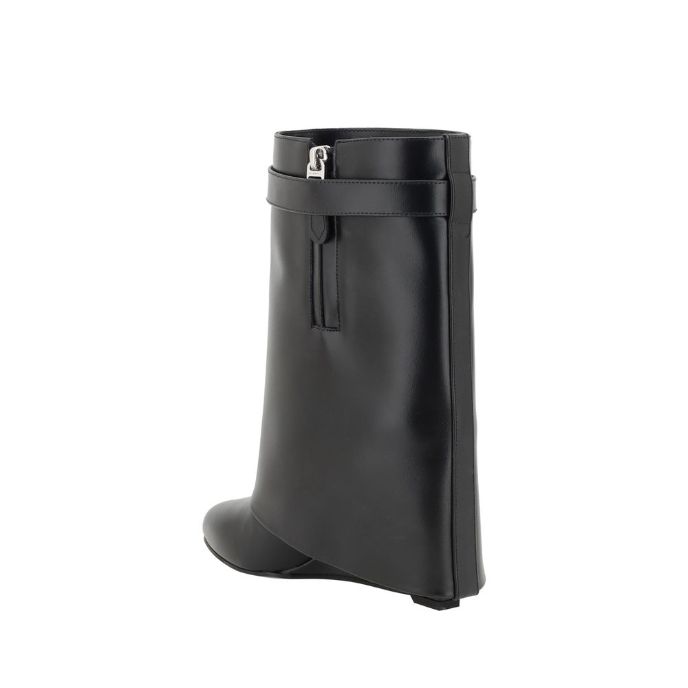 Givenchy Ankle Boots mit Haifischverschluss