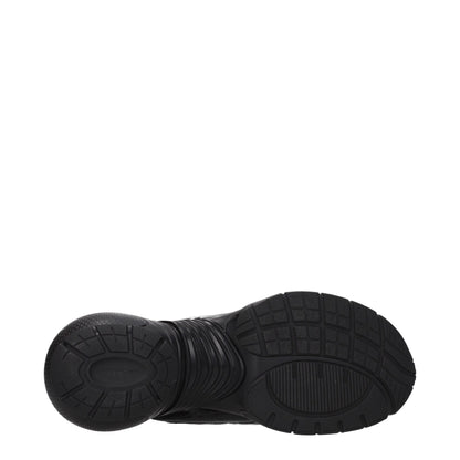 حذاء رياضي من القماش الأسود من جيفنشي