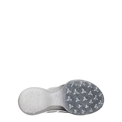 حذاء رياضي من القماش الأسود من جيفنشي