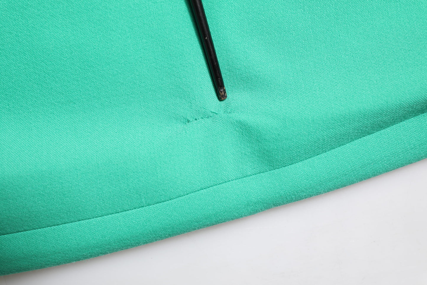 Dolce &amp; Gabbana – Grünes, ärmelloses, figurbetontes Minikleid in A-Linie