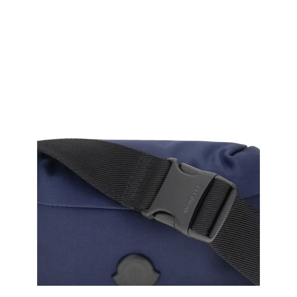 Moncler Clutch-Bag aus blauem Nylon