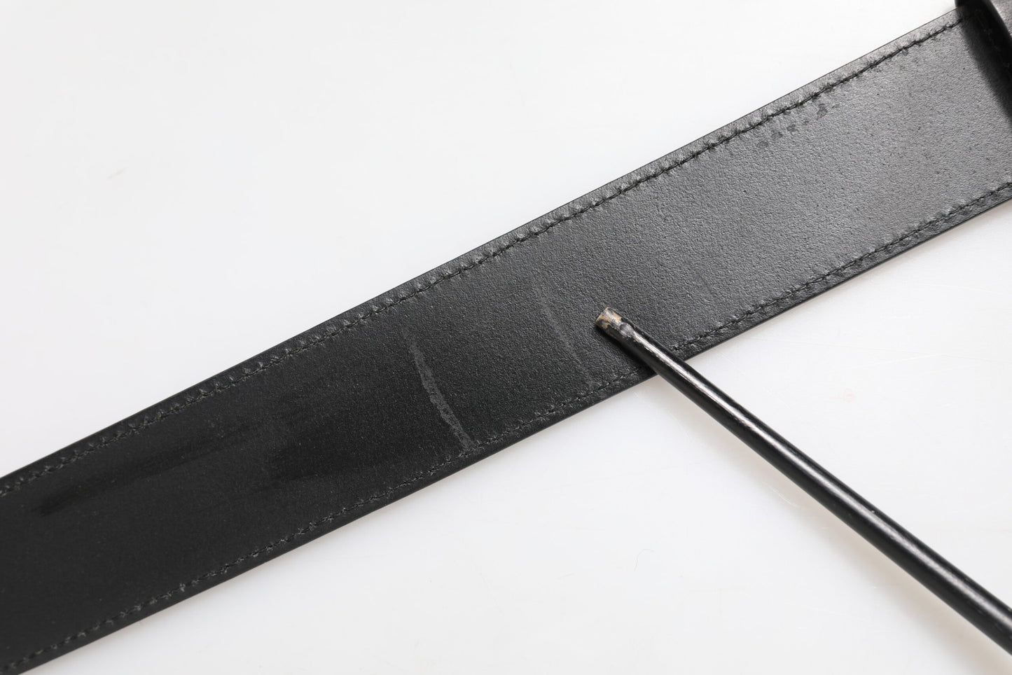 Dolce &amp; Gabbana – Klassischer Gürtel aus schwarzem Leder mit Metall-Logoschnalle