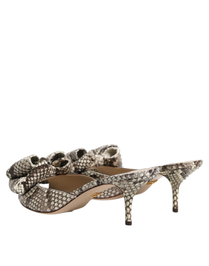 Dolce &amp; Gabbana – Keira – Peep-Toe-Pantoletten aus Leder mit mehrfarbiger Schleife