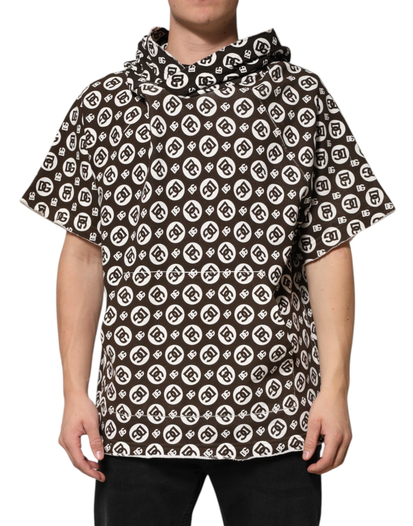 سترة قصيرة بغطاء رأس وشعار DG باللون البني والأبيض من Dolce &amp; Gabbana