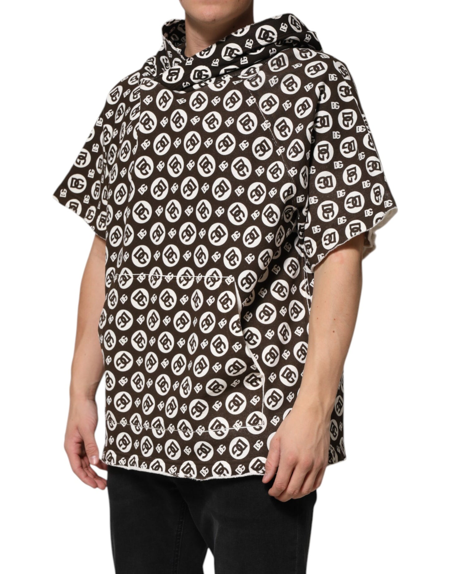 سترة قصيرة بغطاء رأس وشعار DG باللون البني والأبيض من Dolce &amp; Gabbana