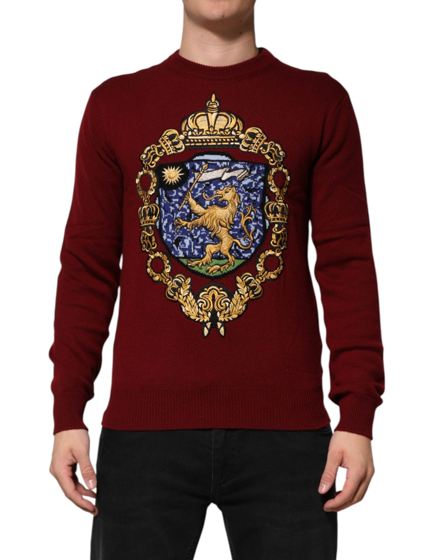 Dolce &amp; Gabbana Burgunderroter Kaschmirpullover mit Löwenwappen