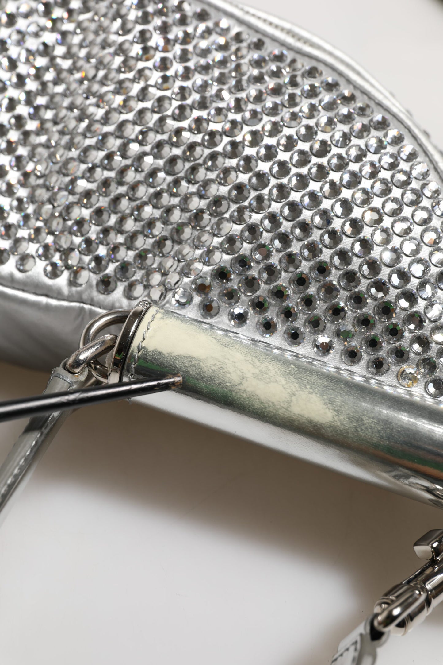 Dolce &amp; Gabbana – Silberne Gürteltasche mit Kristallverzierung