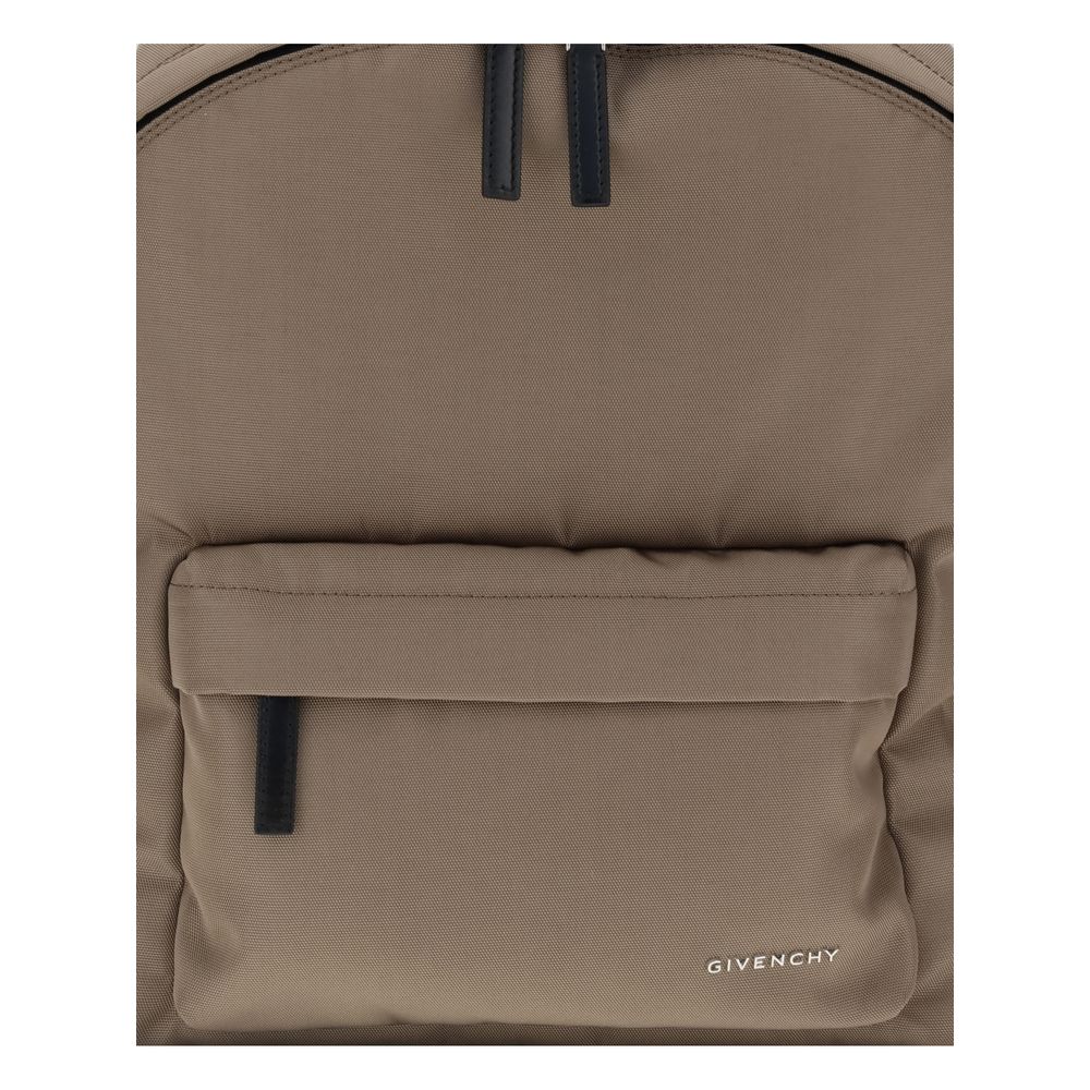 Givenchy Rucksack aus Polyamid in Braun