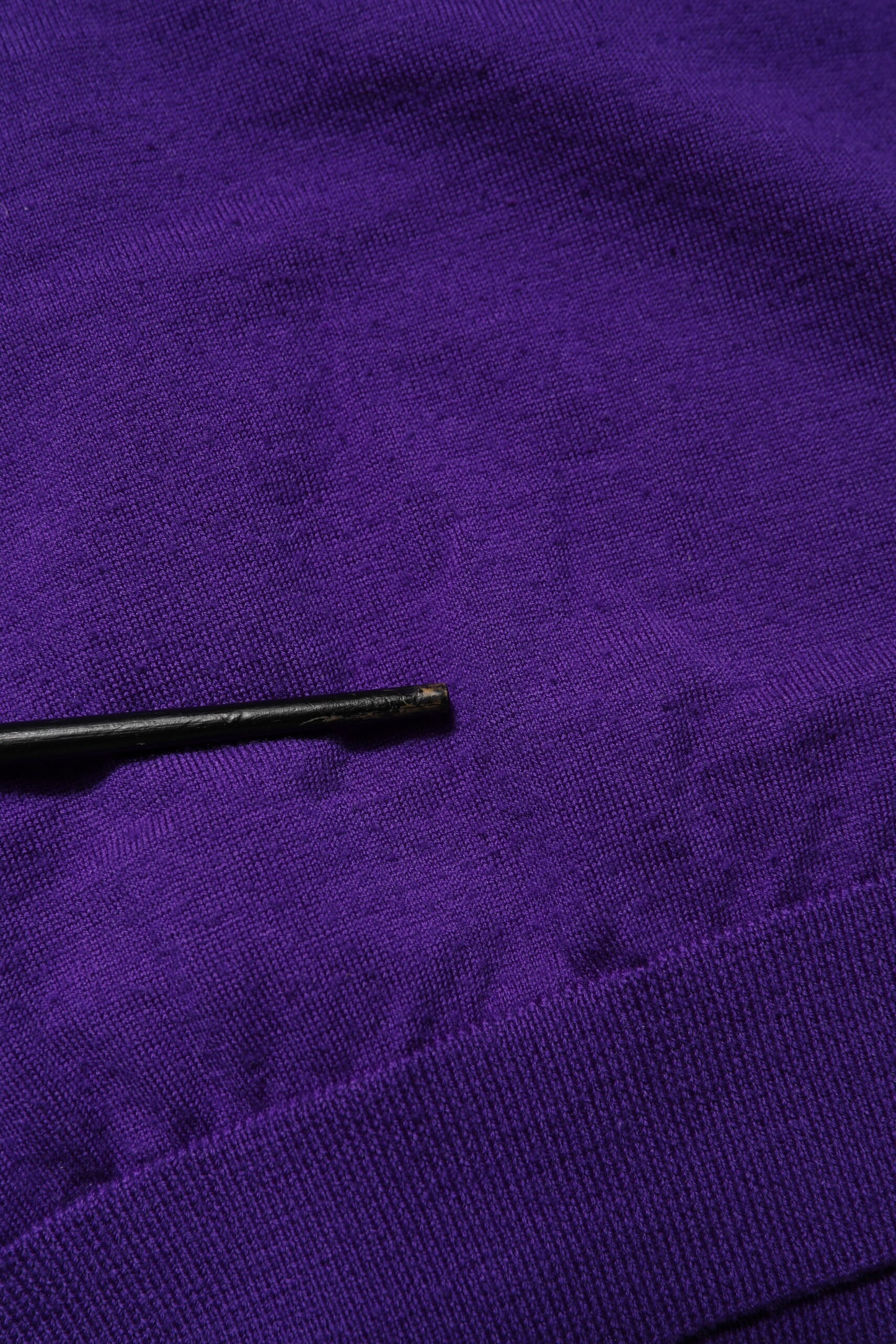 Dolce &amp; Gabbana Lila Wollstrick-Cardigan mit V-Ausschnitt