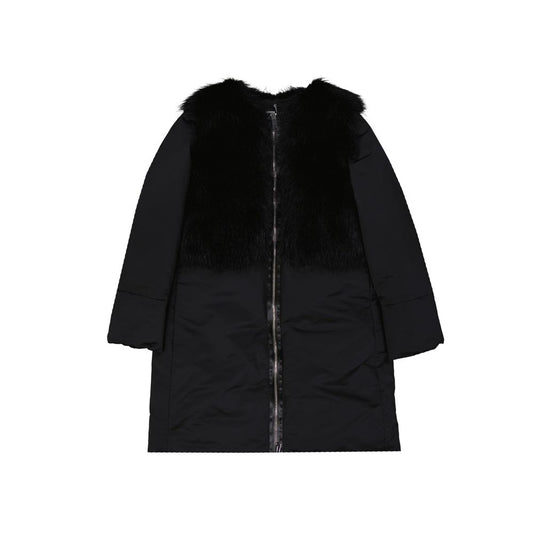 Schwarzen Polyester-Mantel hinzufügen
