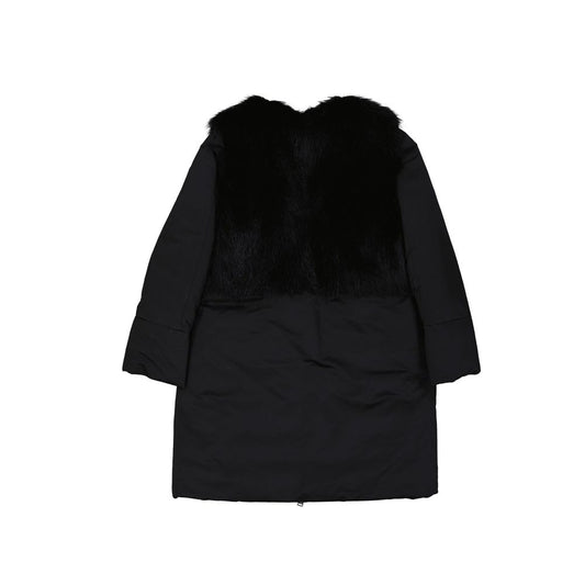 Schwarzen Polyester-Mantel hinzufügen