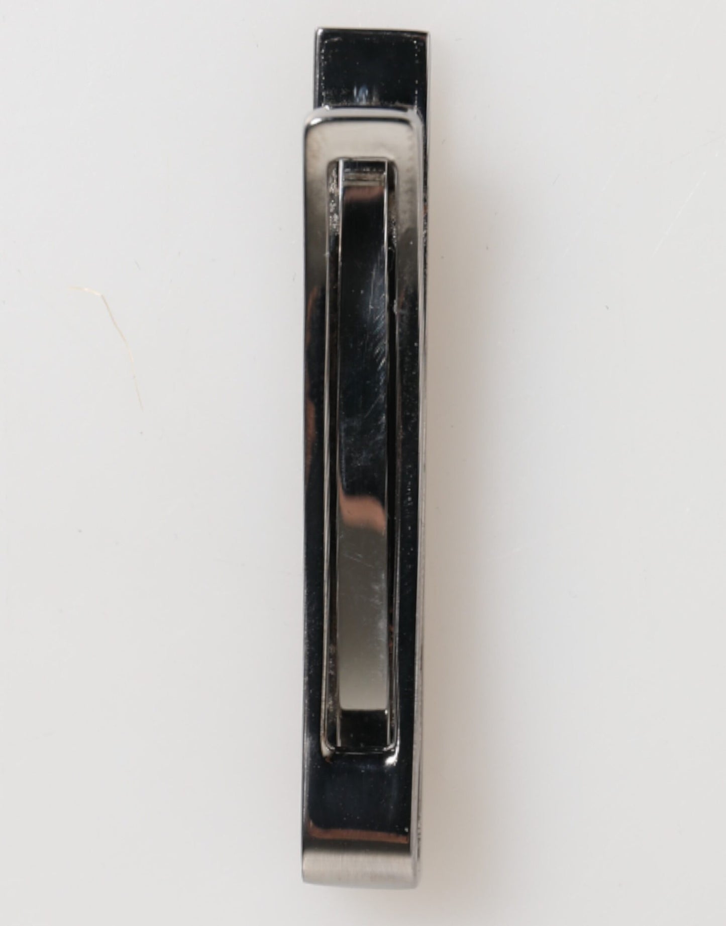 Dolce &amp; Gabbana Silberfarbenes Messing-Logo für Herren, Accessoire, Krawattenklammer