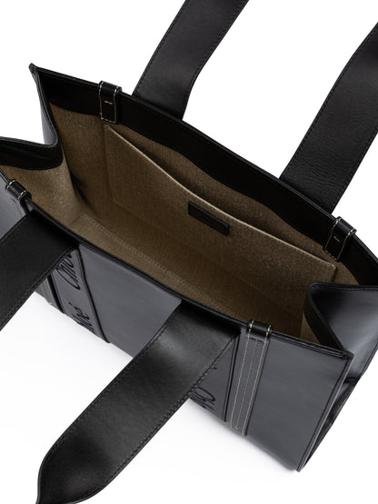 Chloé – Schwarze Woody – Mittelgroße Tragetasche aus Leder mit gesticktem Logo