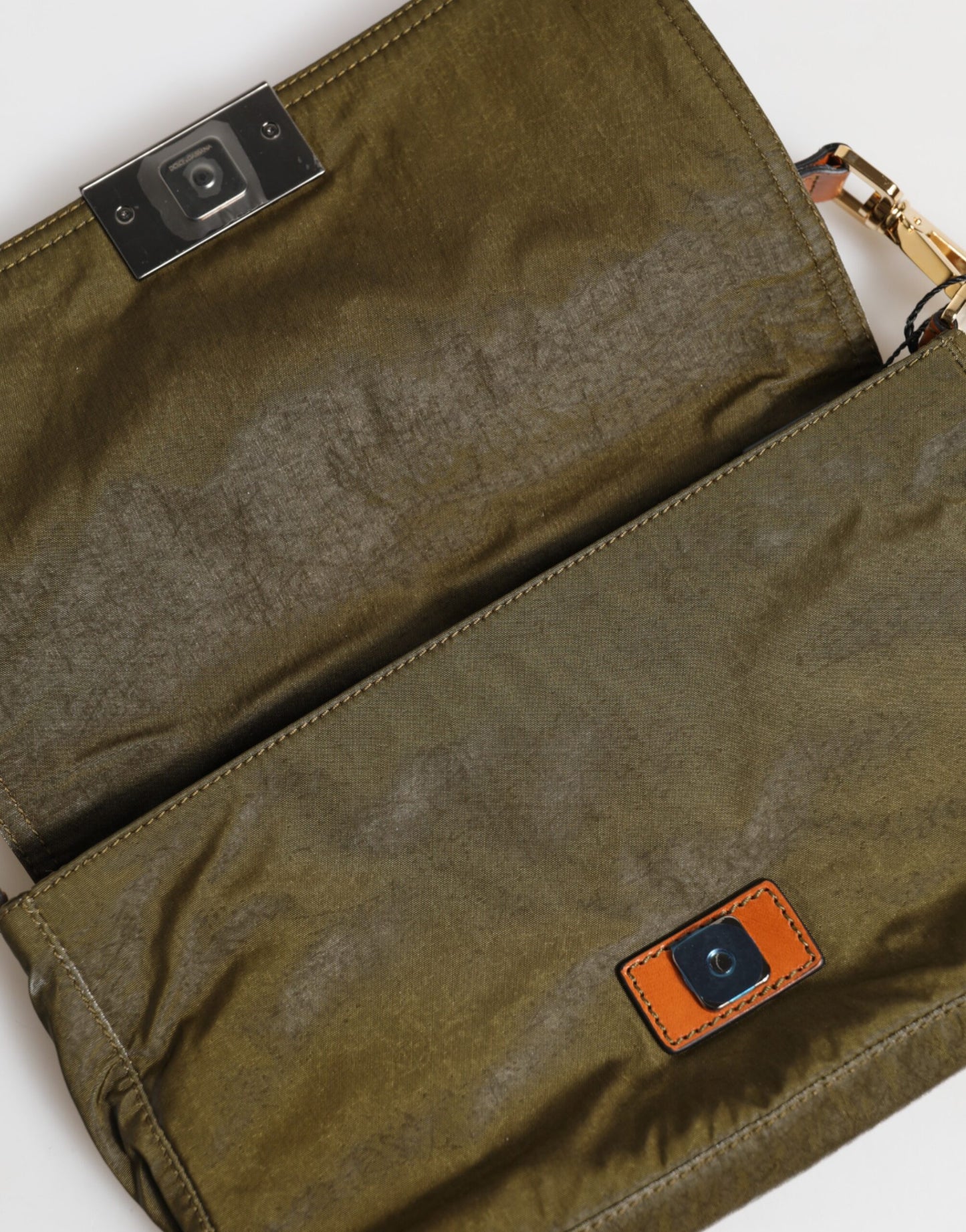 Dolce &amp; Gabbana – Dunkelgrüne Borse-Tasche aus Nylon mit Logo-Plakette und Schultergurt