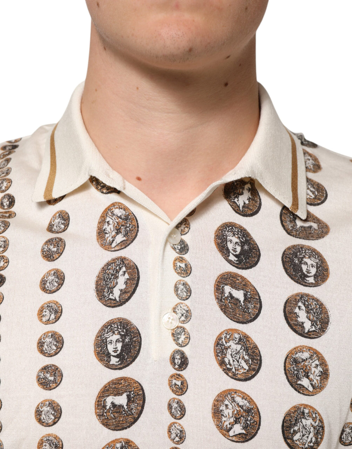 Dolce &amp; Gabbana Herren-Poloshirt aus Seide mit elfenbeinfarbenem Münz-Print