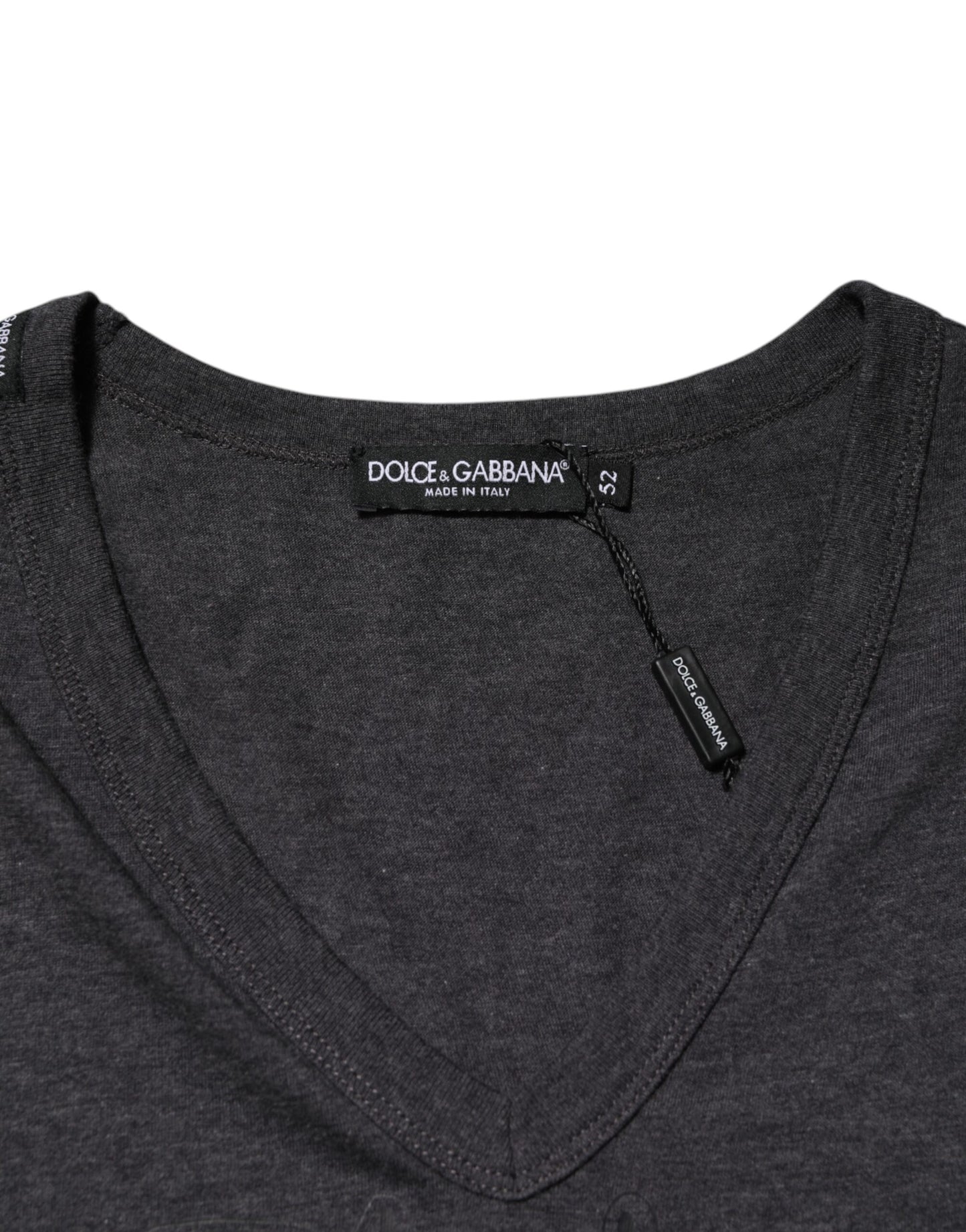 Dolce &amp; Gabbana – Schwarzes, anthrazitfarbenes T-Shirt mit V-Ausschnitt und DG-Logo für Herren