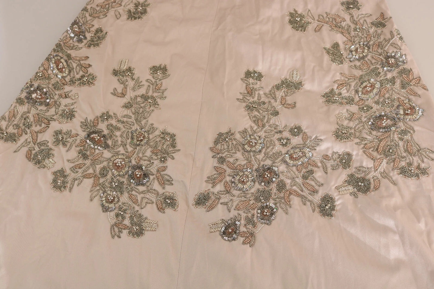 Dolce &amp; Gabbana – Beiges, ausgestelltes Ballkleid mit Pailletten und Blumenmuster